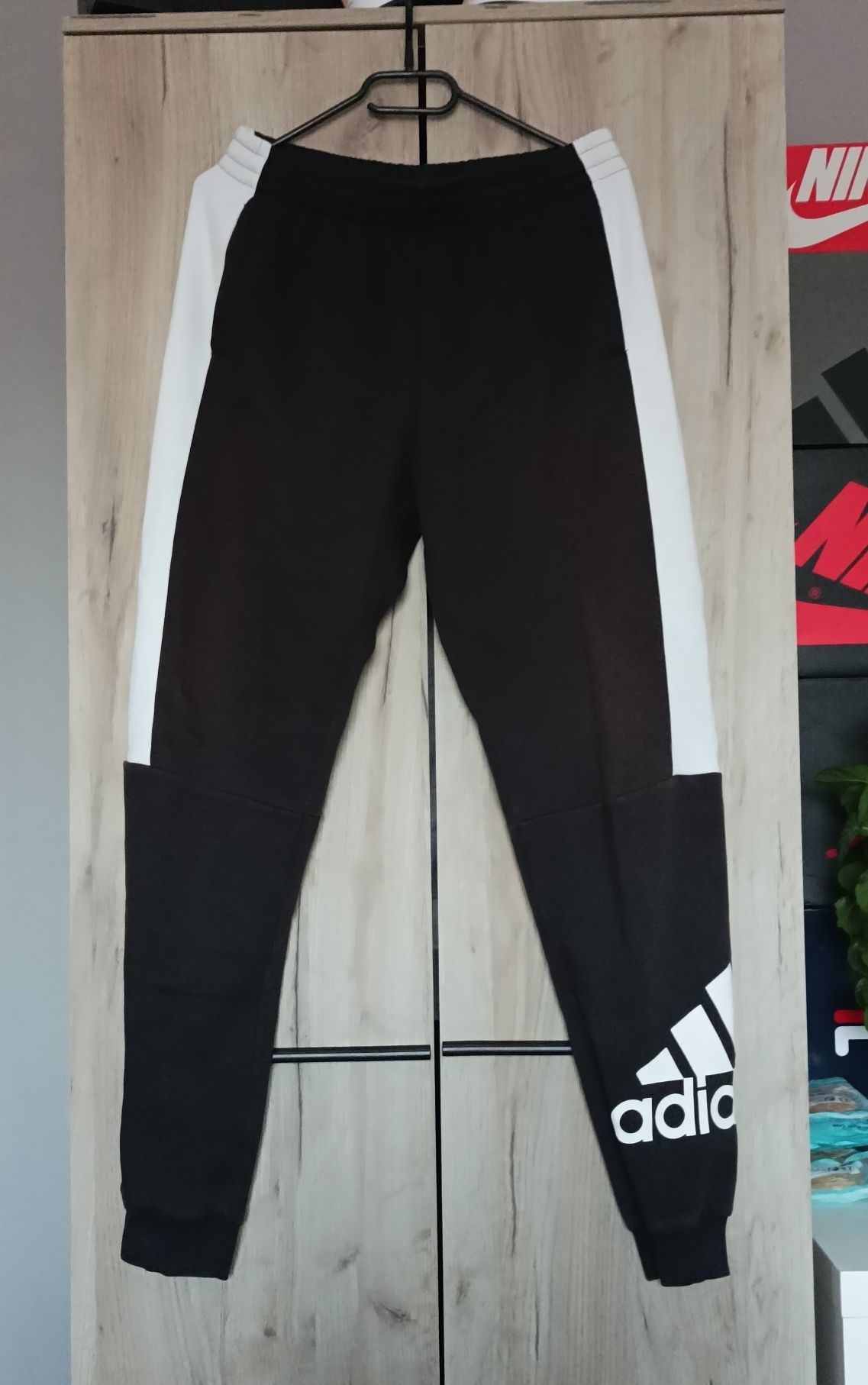 adidas pantaloni