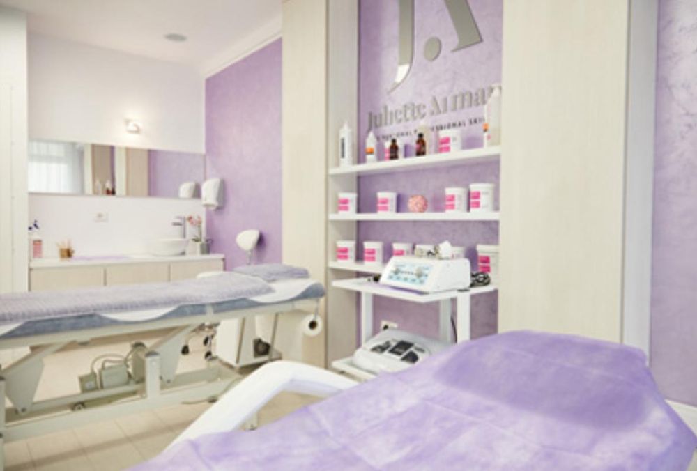 Se vinde afacere cu portofoliu de clienti.Salon de cosmetica .