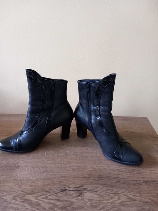Botine negre din piele,mărimea 38