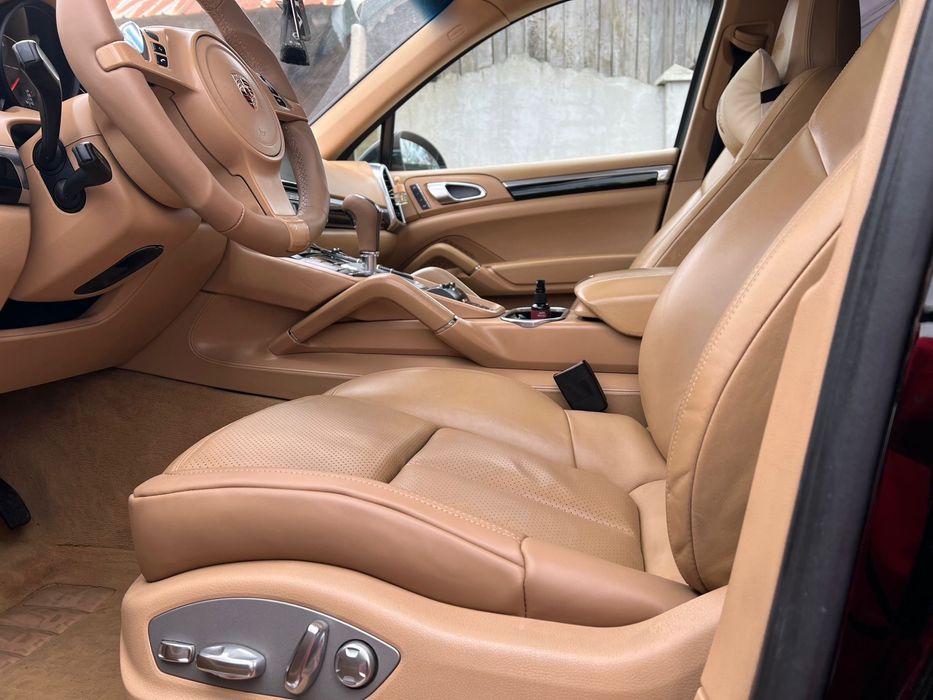 Porsche cayenne 2010