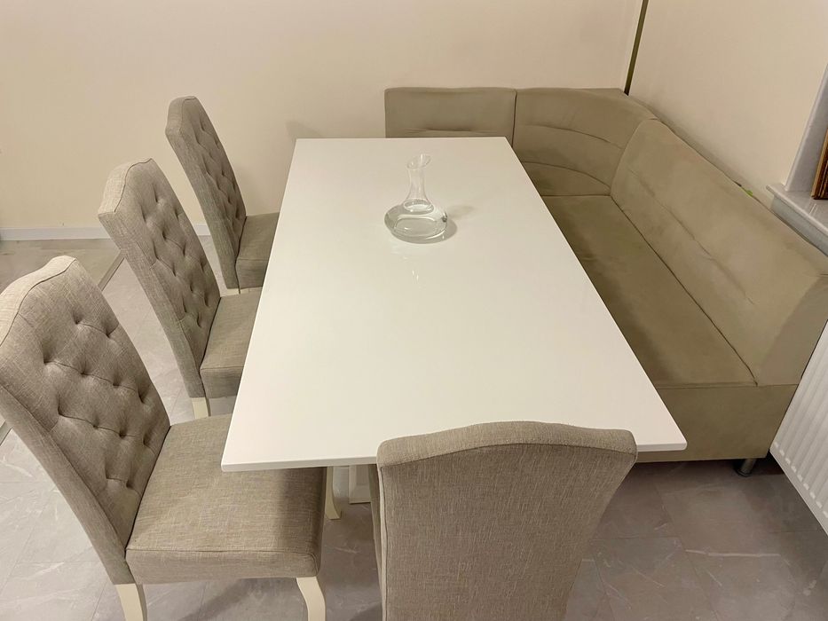 Ъглов Диван и 4 стола