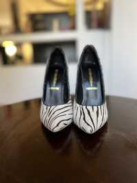 Pantofi stiletto Casadei