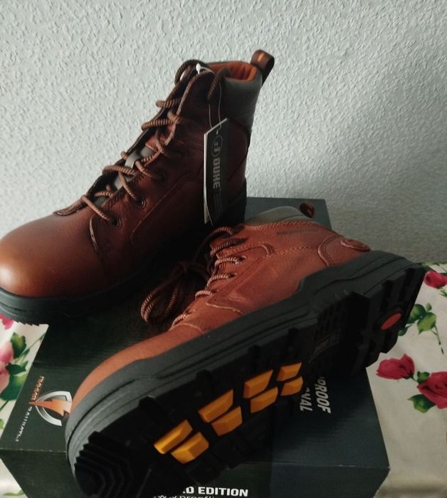 Мужские кожаные ботинки фирмы DUKE, супер качество.