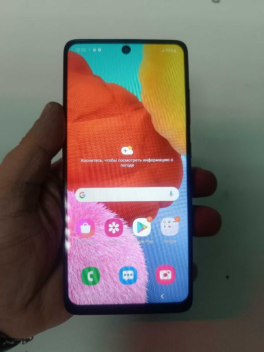 Продам смартфон Samsung A51, целый без трещин, все работает