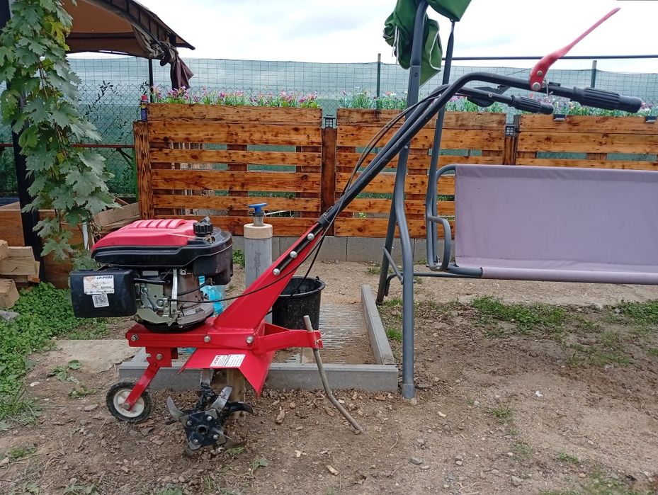 Vând motosapă Ruris 5CP