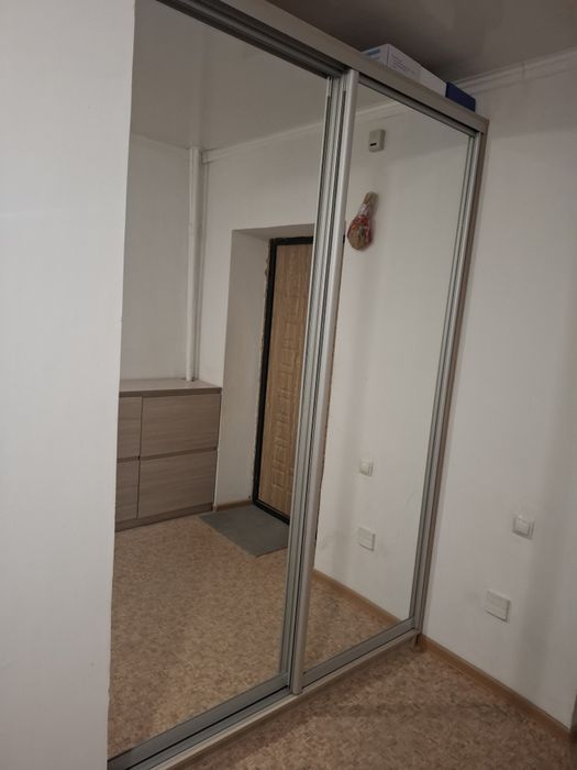 Продам прихожую с обувницой.