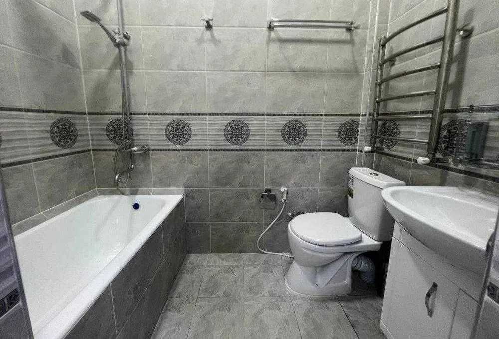 Офис 200 м² с евроремонтом и мебелью на 1 этаже по ул. Шота Руставели