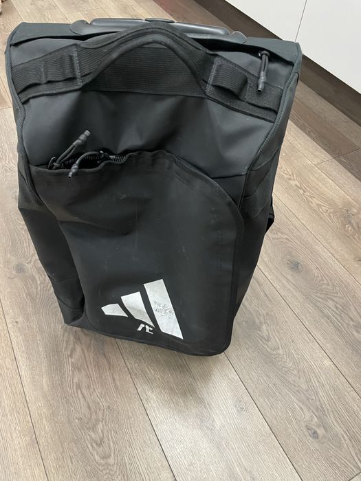 Чемодан adidas. Фк Астана