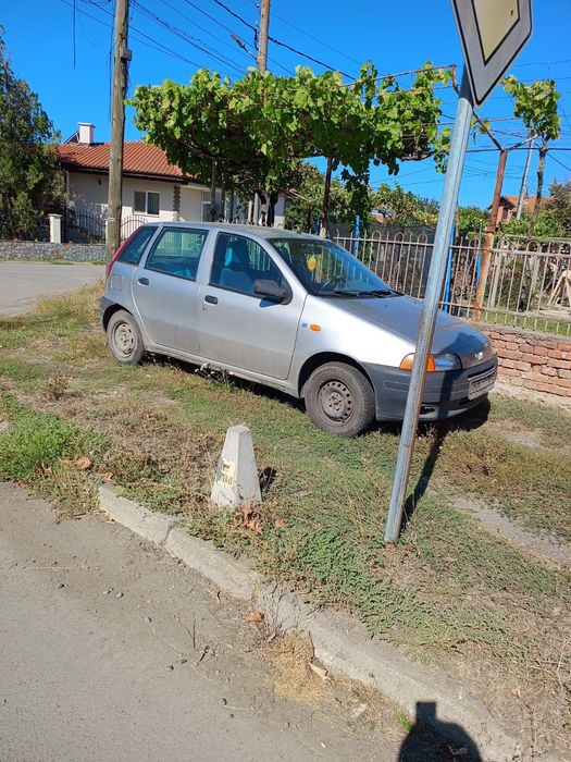 Продавам фиат пунто
