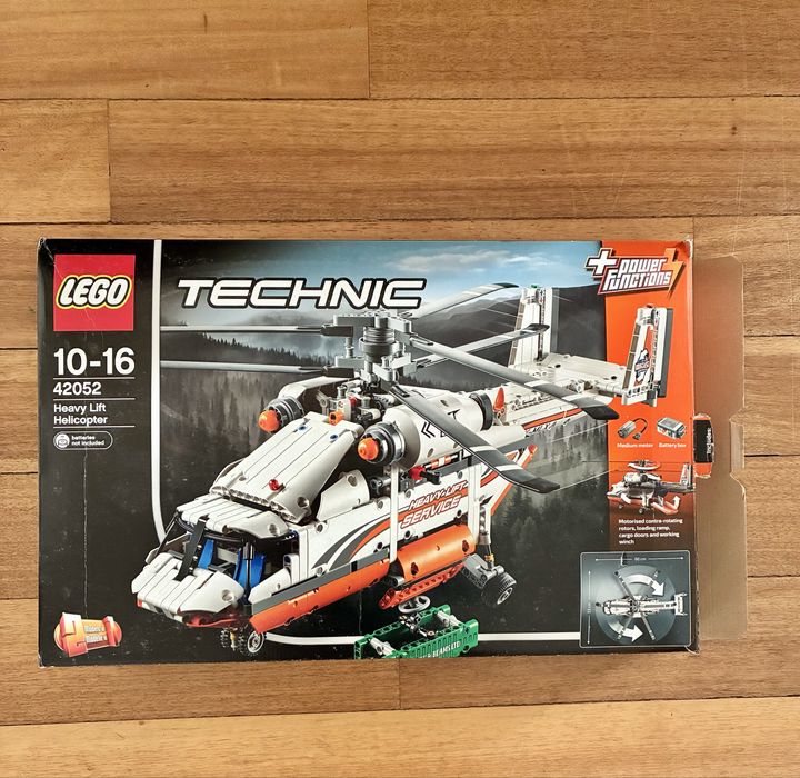 Vând LEGO Technic 42052 – Heavy Lift Helicopter / model 2016