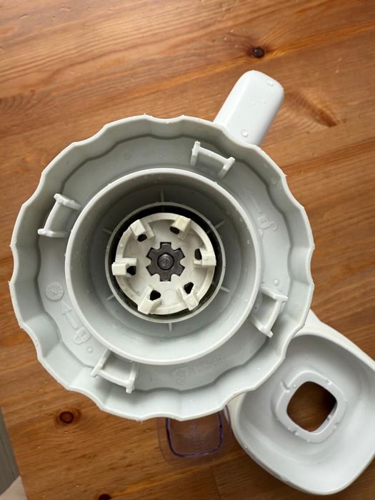 Продается Блендер стационарный Philips HR-2224/00