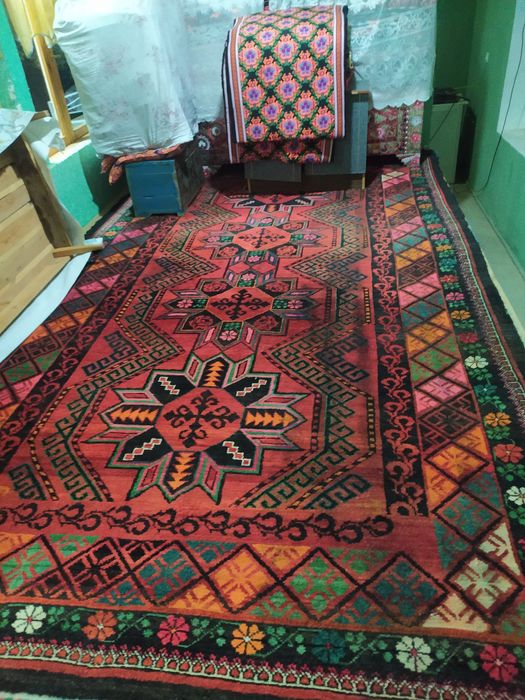 Qadimiy gilam antikvar