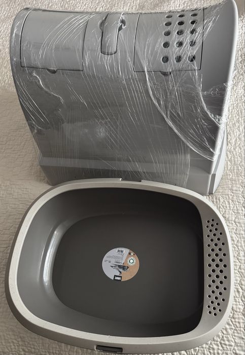 Set accesorii pentru pisici (litiera, asternut,mancare, zgardita)