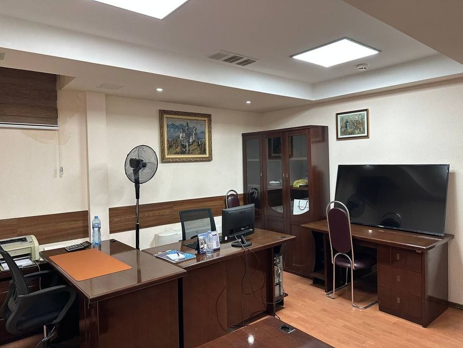 Уютный мебелированный офис в центре города ждёт вас!