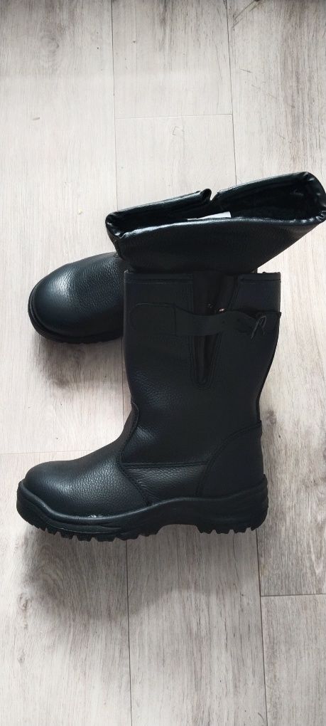 Продам сапоги зимние.летние