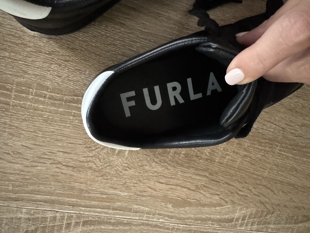 Кецове Furla черни