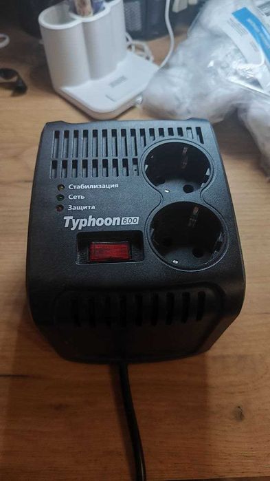 Стабилизатор напряжения Defender AVR Typhoon 600