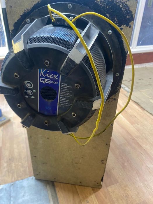 Продам Саббуфер с усилитеем