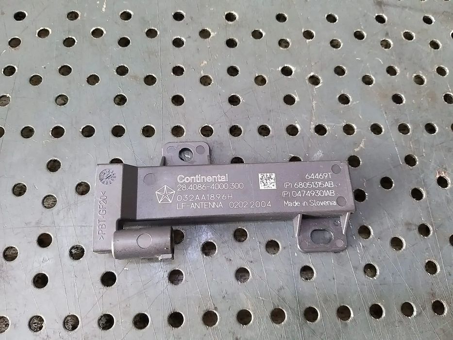 Modul keyless entry usa dreapta spate jeep compass 2 2840864000300 68051315ab 04749301ab