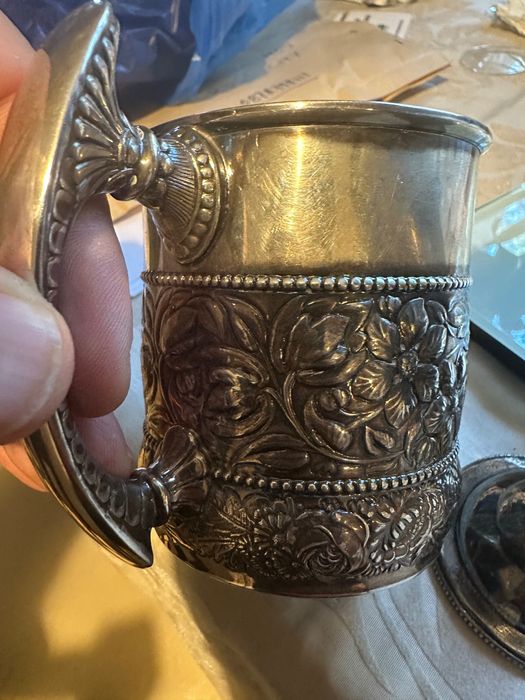 Сребърна чаша Английска сребро .