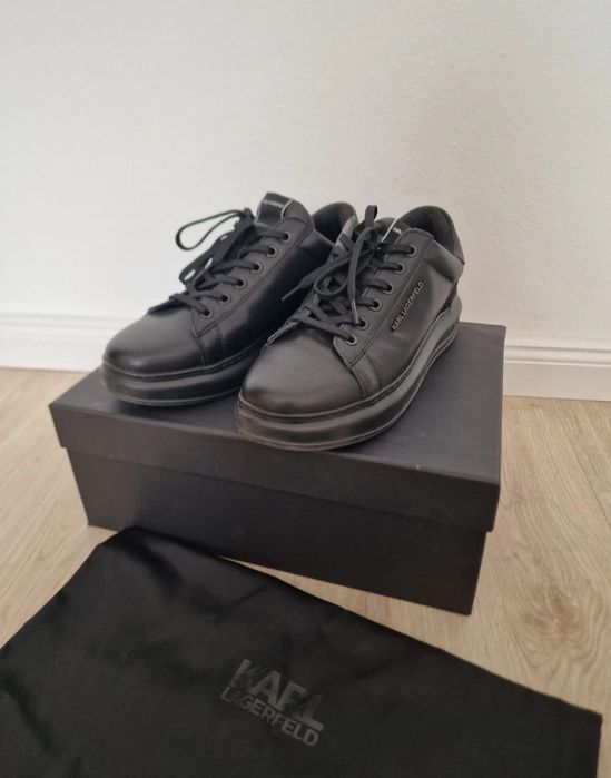 Vând sneakerşi Karl Lagerfield