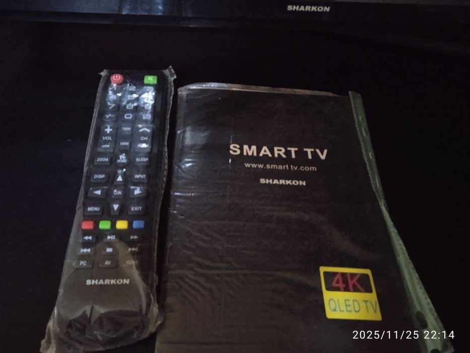Продам почти НОВЫЙ SMART TV SHARKON Android и  можно как монитор-81sm