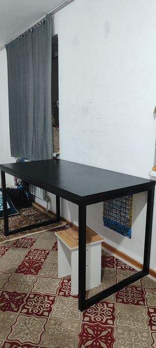 Срочно продам стол