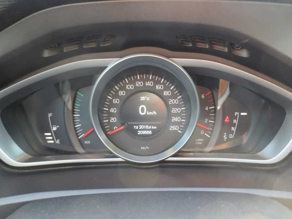 Volvo V40 2.0 D Автомат