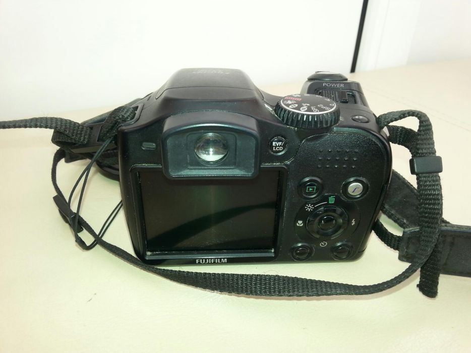 camera foto Fujifilm 5700 funcțională, stare buna