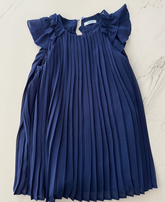 Момичешки рокли изключително запазени