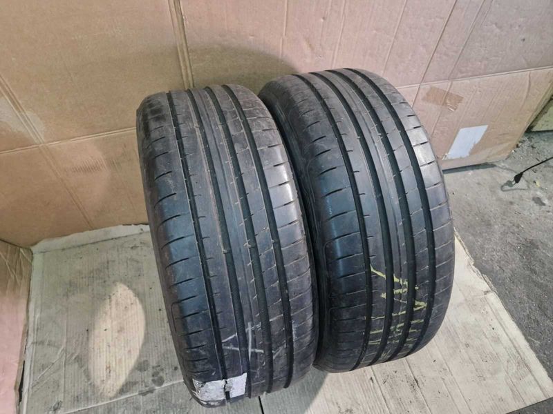 2 Goodyear R17 235/55/ 
летни гуми  DOT03117