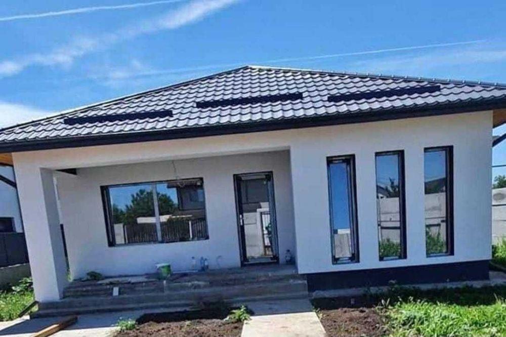 Casa, garaje auto, containere pe structura metalica si panou sandwich