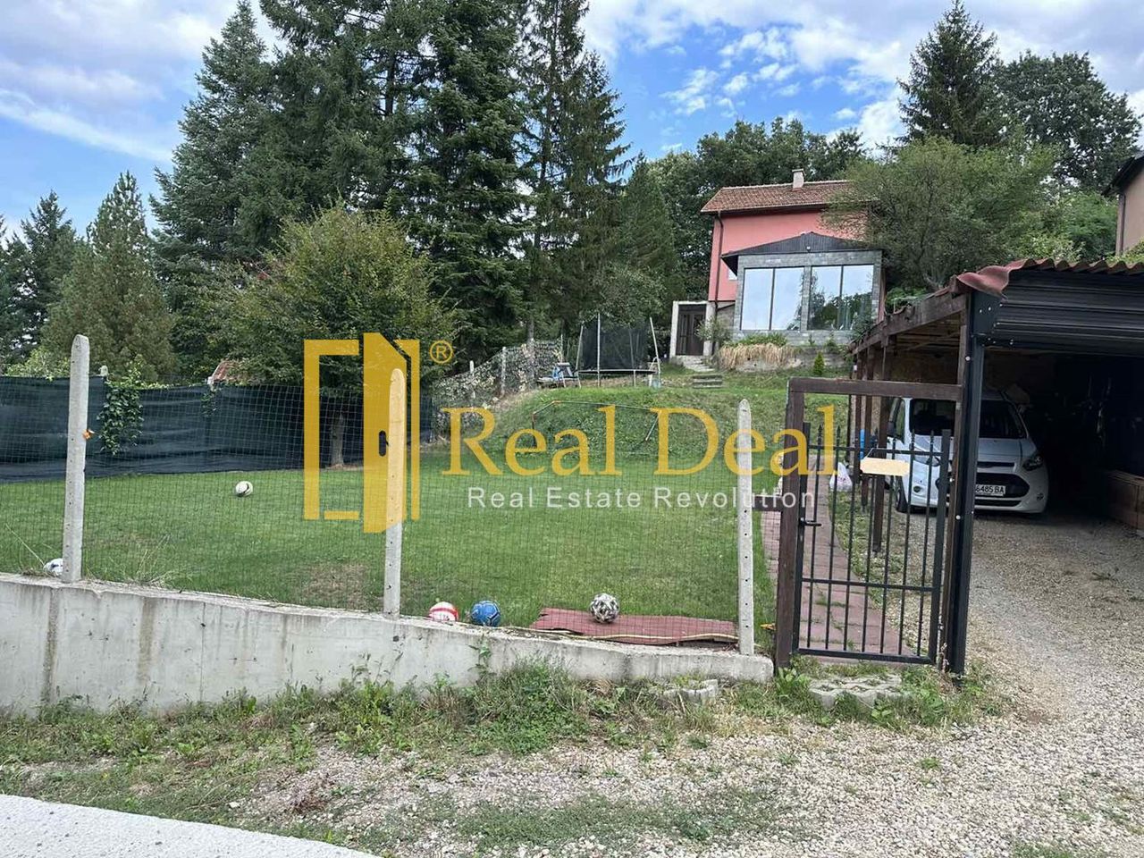 Продава се Къща в София, м-т Детски град - 160 кв.м за 2844 €/кв.м - Снимка #1