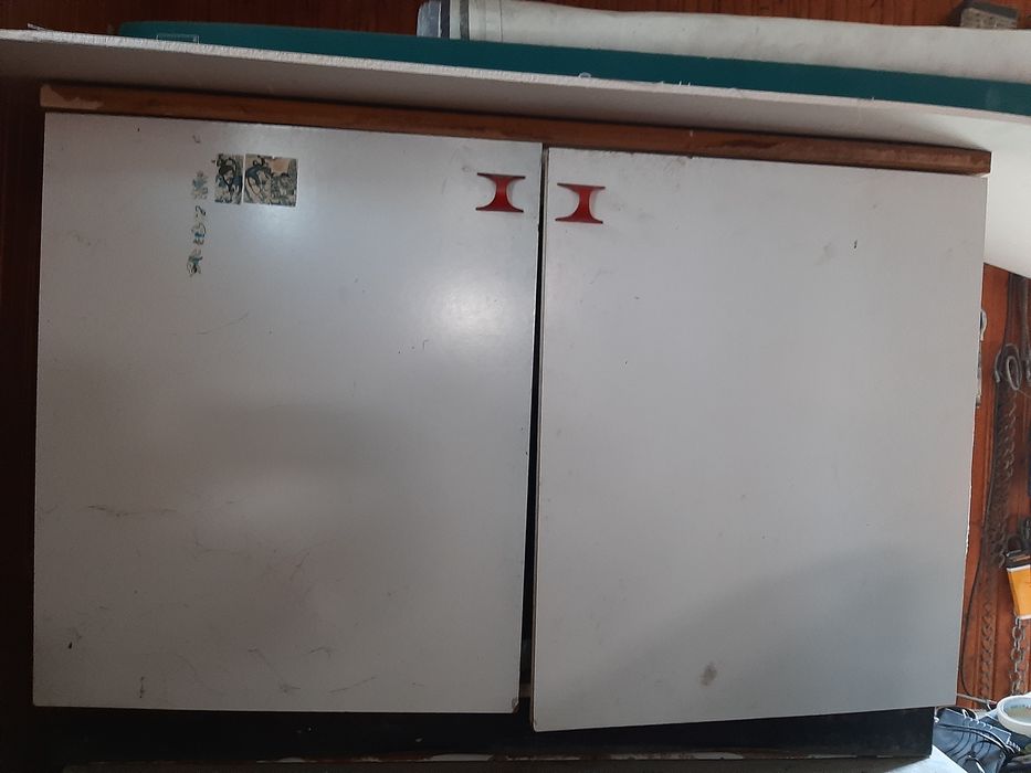 Два големи шкафа