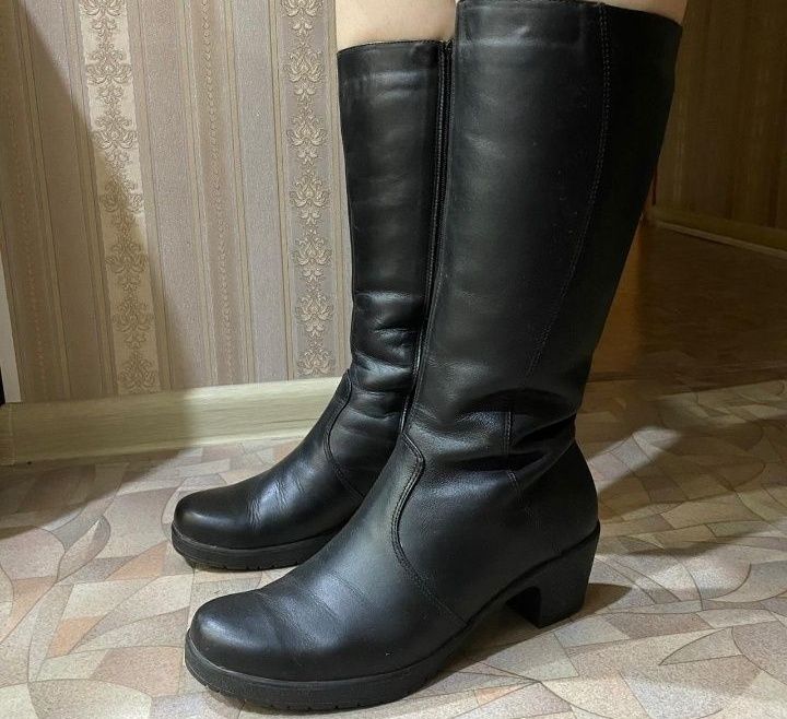 Продам зимние сапоги