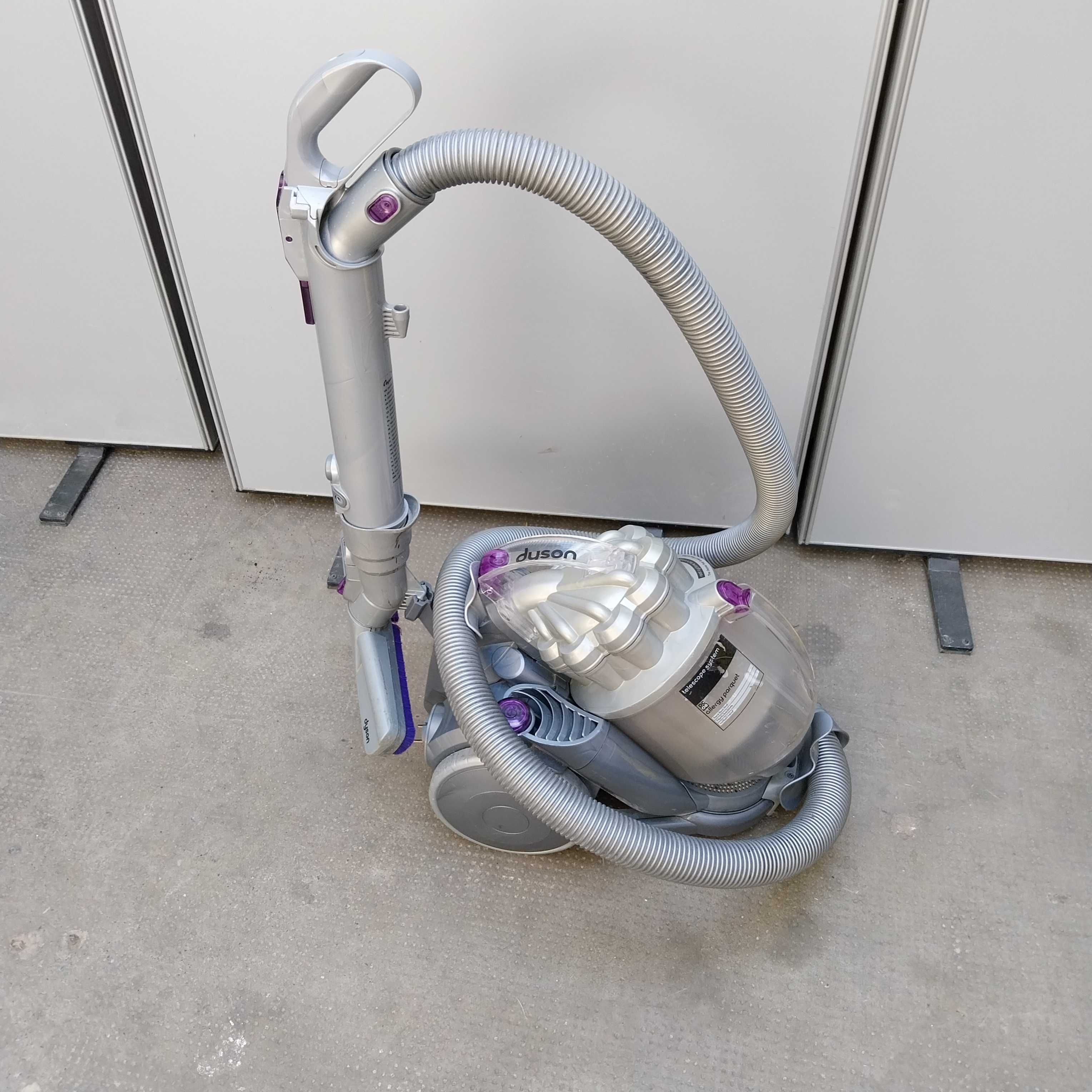 НАЙ ДОБРАТА ОФЕРТА Прахосмукачка Dyson DC08