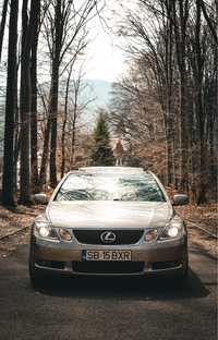 Lexus GS 450h.