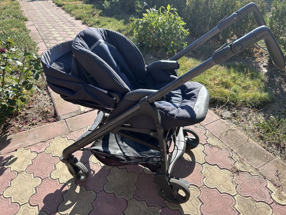 Carucior bebelus Chicco TrioLove
