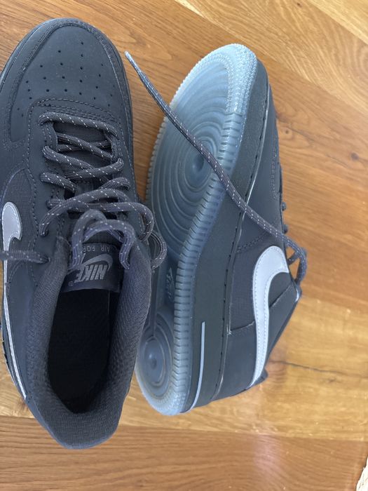 Маратонки Nike.