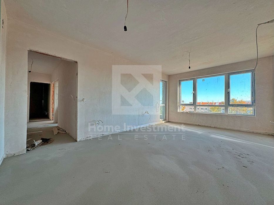 Продава се Тристаен апартамент в Варна, Център - 102 кв.м за 2156 €/кв.м - Снимка #1