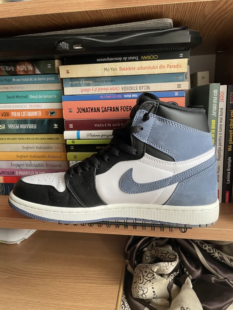 Nike Air Jordan 1 Blue Moon