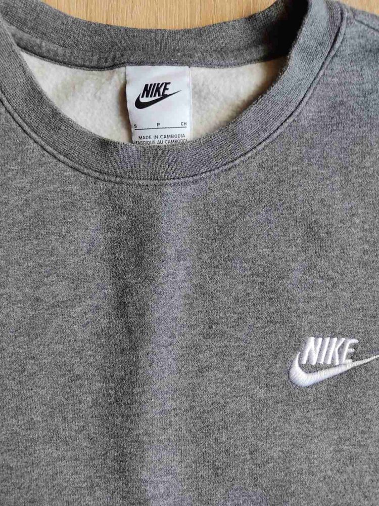 Nike пуловер нов