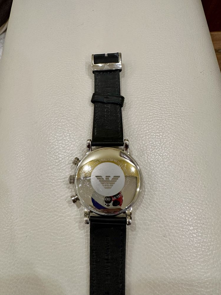 Armani часовниk
