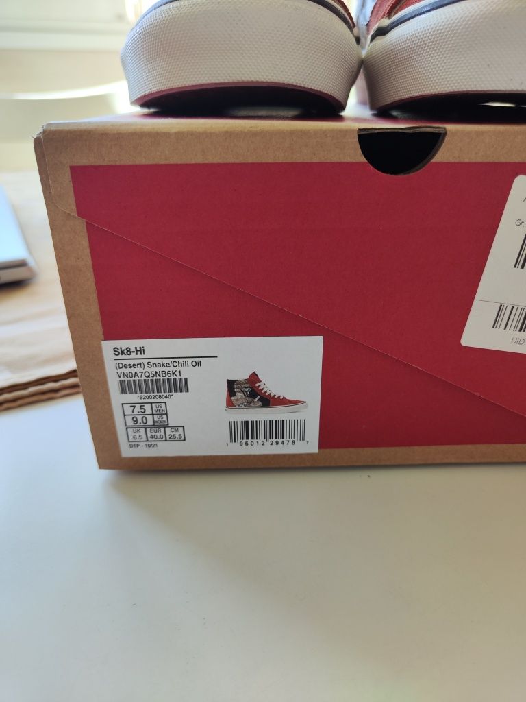 Vans  нови кецове номер 40