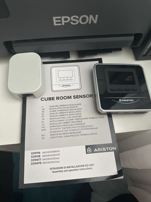Termostat Ariston cube room