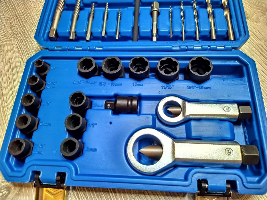 Set universal de 28 piese de extractoare pentru slabirea suruburilor