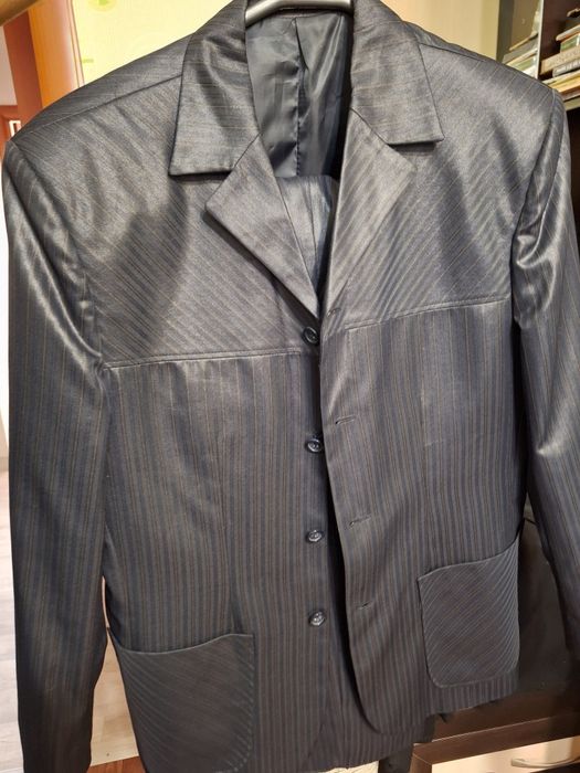 Продам костюм  темно синий