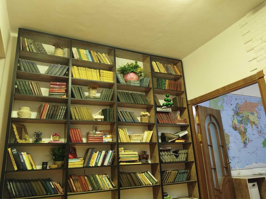 продаётся книжная полка