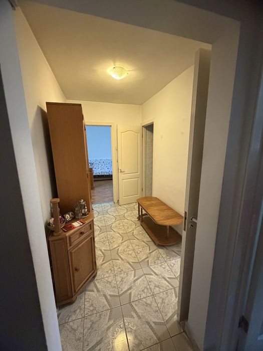 Inchiriez apartament 3 camere