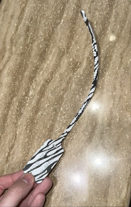 Tag Off White Zip Tie / Leather